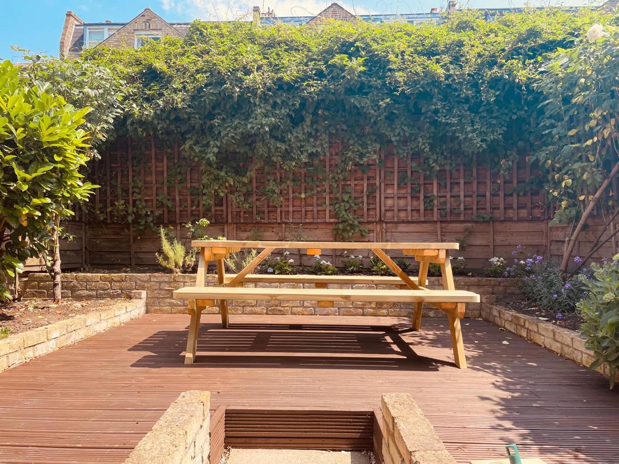 Homely 2 Levels Flat W Private Garden Apartment